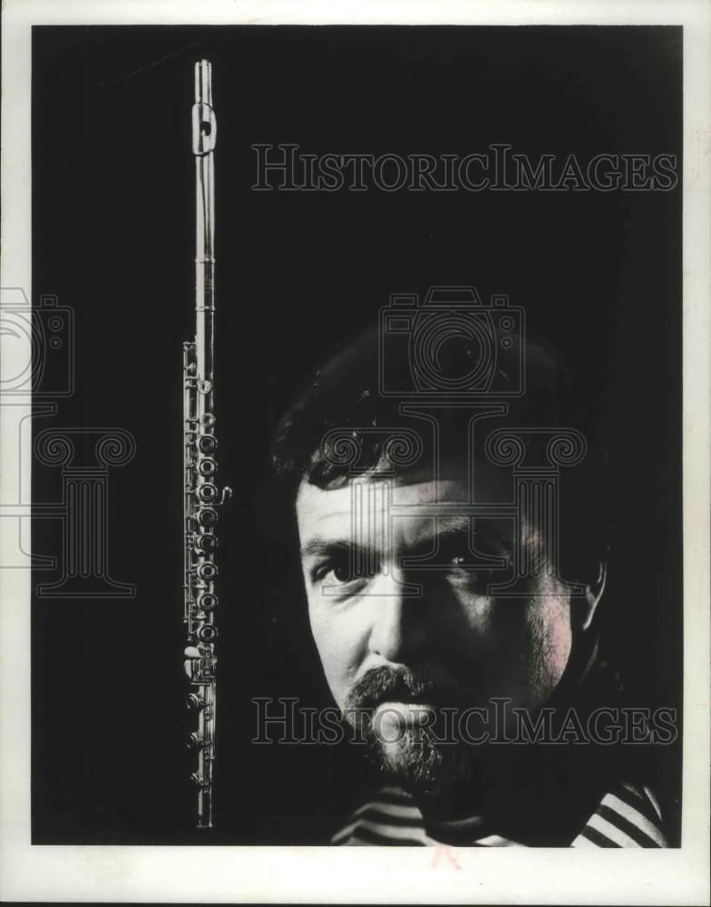 1969 Press Photo Musician Paul Horn poses with his flute - Historic Images