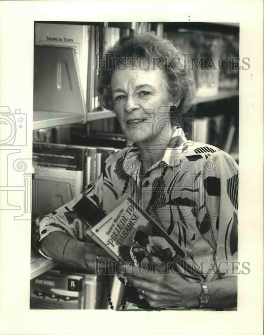 1988, Grafton Romance Writer Daphne Grueschow - mjp23414 - Historic Images
