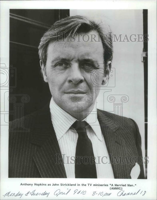 1985 Anthony Hopkins as John Strickland in TV series "A Married Man" - Historic Images