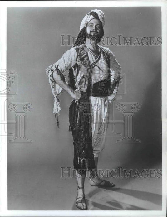 1976, John Reardon in "Kismet" with Los Angeles Civic Light Opera - Historic Images