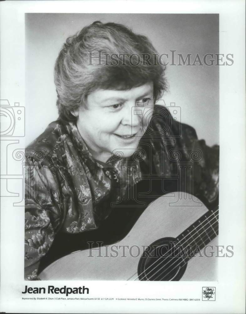 1986 Press Photo Scottish folk singer Jean Redpath with her guitar. - Historic Images