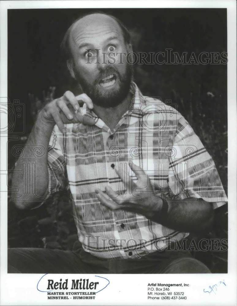1990, Reid Miller, Wisconsin Storytelling Minstrel mid-performance - Historic Images