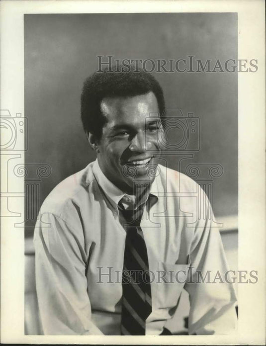 1972, Actor Lloyd Haynes plays teacher on ABC's "Room 222" - Historic Images