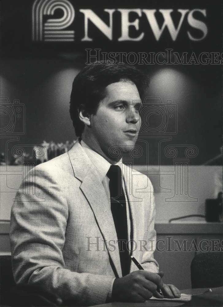 1985, Channel 12&#39;s Kevin Hunt on the air - mjp23767 - Historic Images
