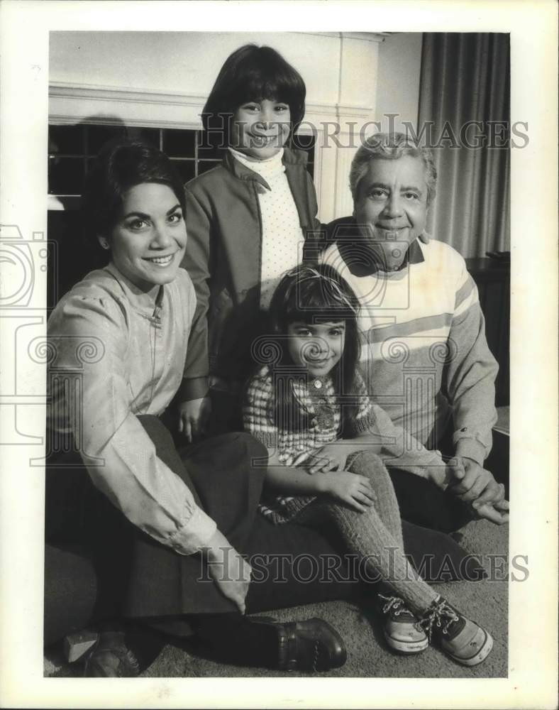 1983, Lee Rothman poses with daughter and granddaughters - mjp23790 ...