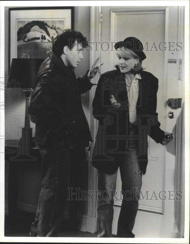 1992, Paul Reiser & Helen Hunt in a scene in "Mad About You" - Historic Images