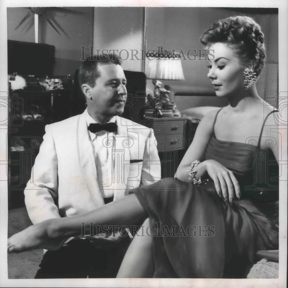 1963, Actors George Gobel and Mitzi Gaynor in movie scene - mjp23843 - Historic Images