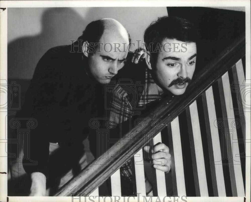1975 Press Photo Jeffrey Tambor and James Pickering in &quot;The Dumb Waiter&quot; - Historic Images