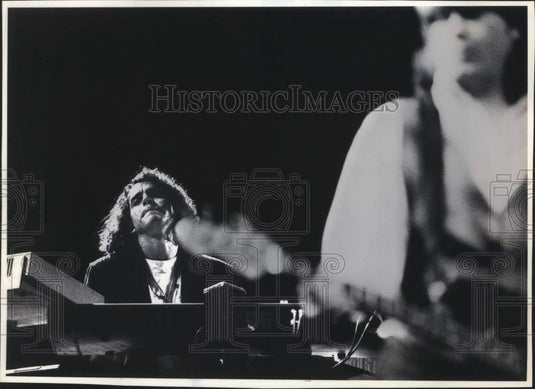 1992, Michael Ramos & the BoDeans' performing, Milwaukee - mjp24142 - Historic Images