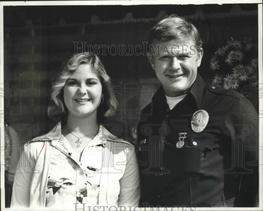 1975, Martin Milner & his daughter Amy in "Adam-12" - mjp24250 - Historic Images
