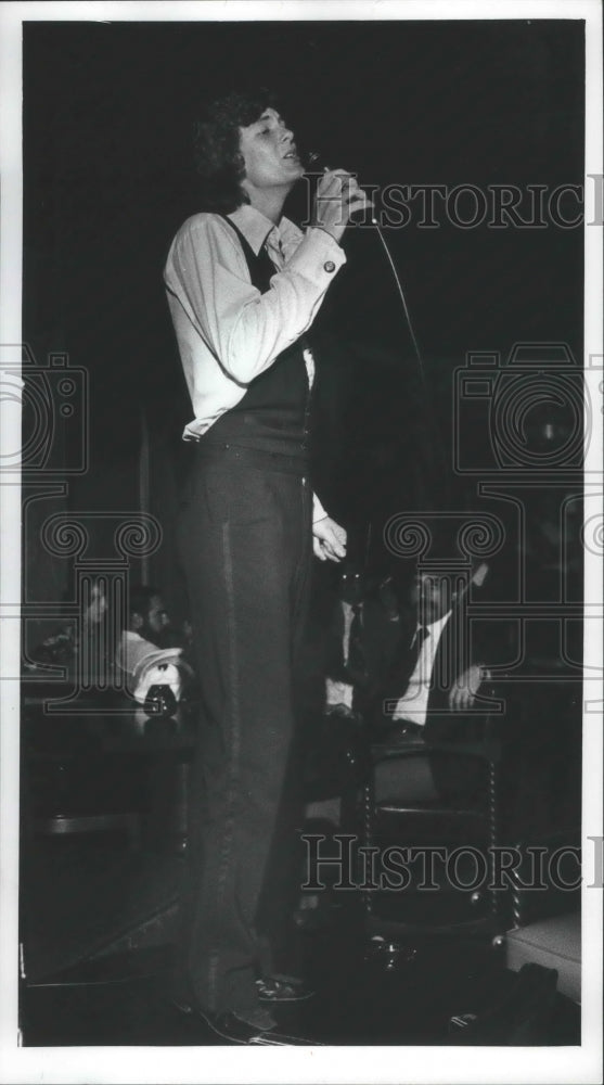 1975, Tommy Nielsen, singer, Milwaukee - Historic Images