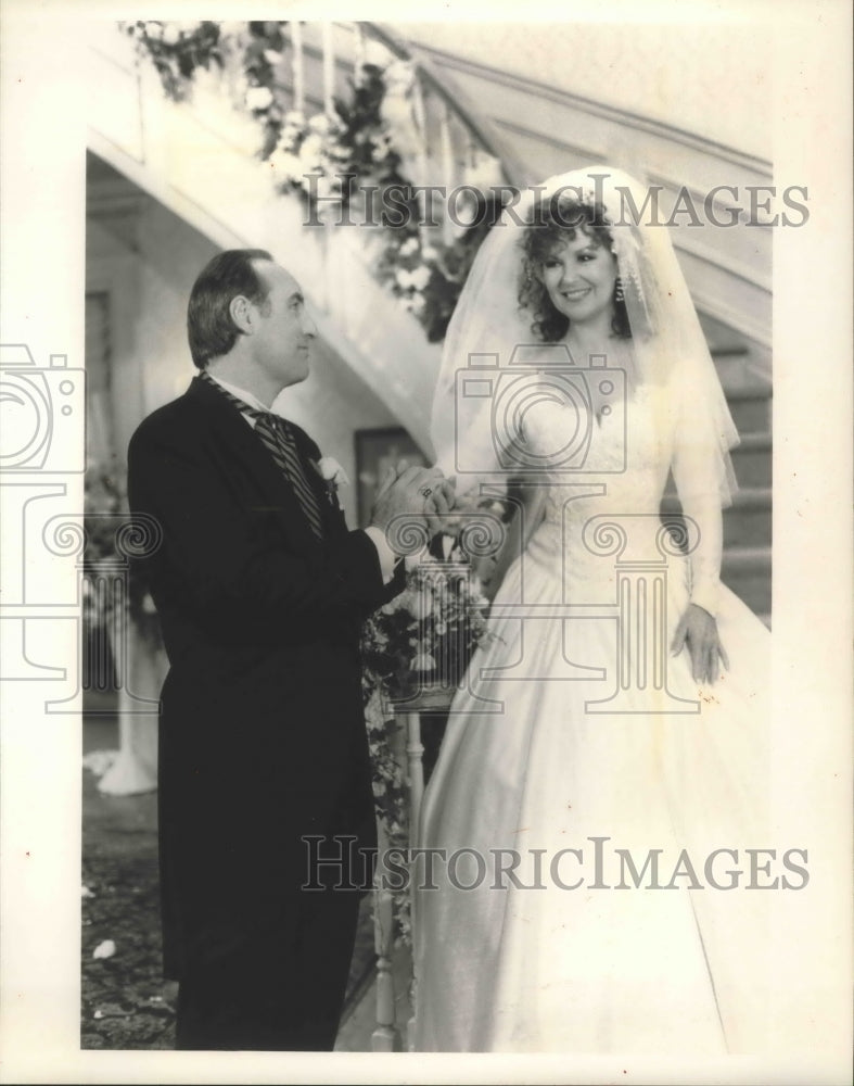 1992, Craig T. Nelson & Shelley Fabares in "Coach" - mjp24570 - Historic Images