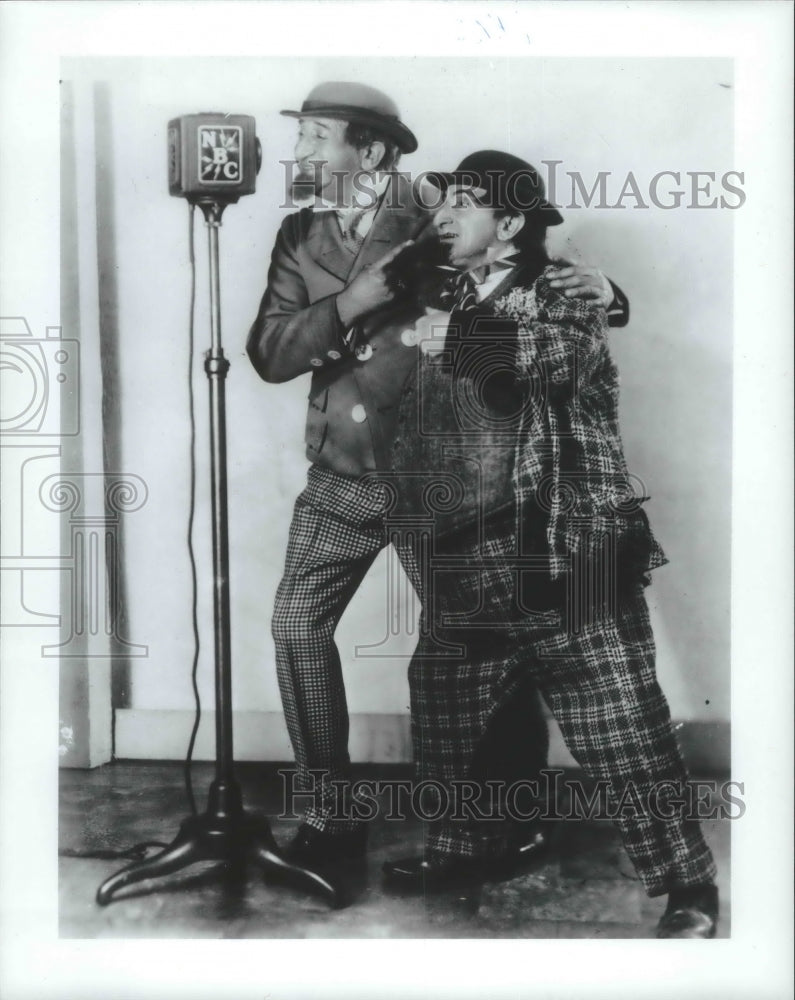 1926 Press Photo Weber &amp; Fields vaudeville comedy team on NBC Radio, New York - Historic Images