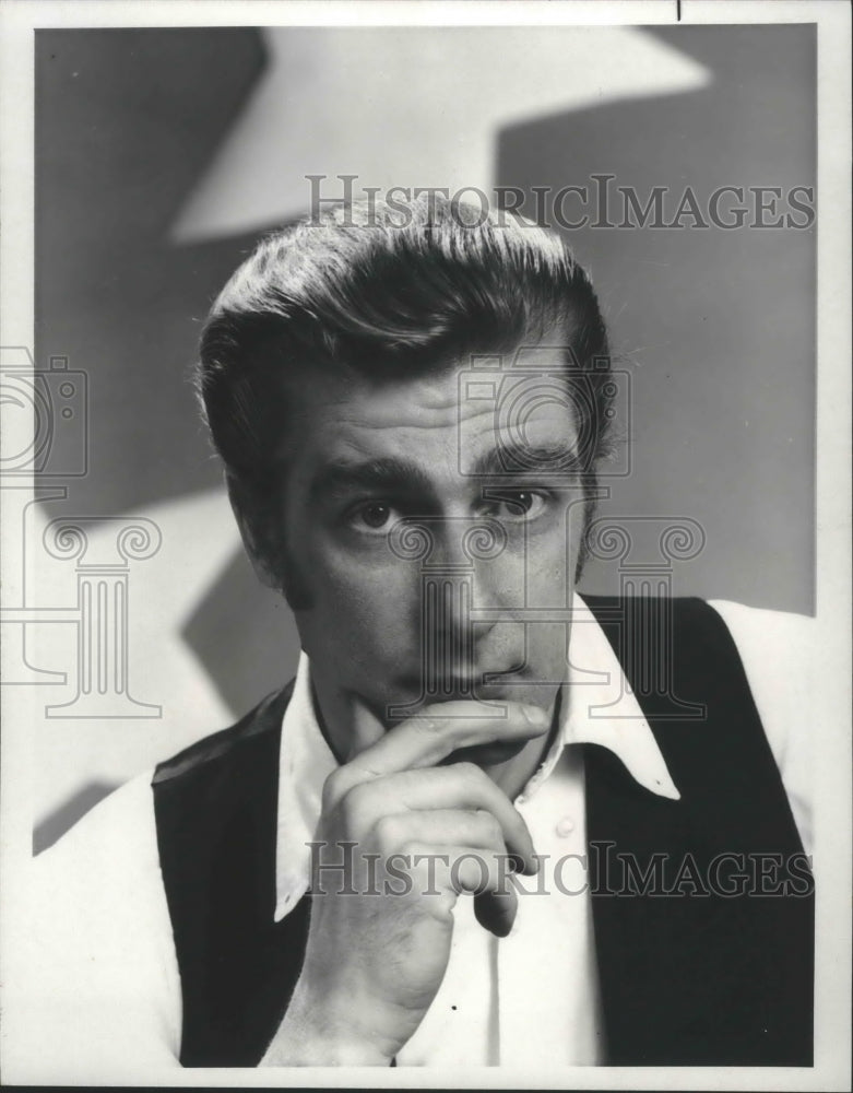 1967 Press Photo Actor Richard Mulligan Stars As Sam Garrett In NBC&#39;s &#39;The Hero&#39;-Historic Images