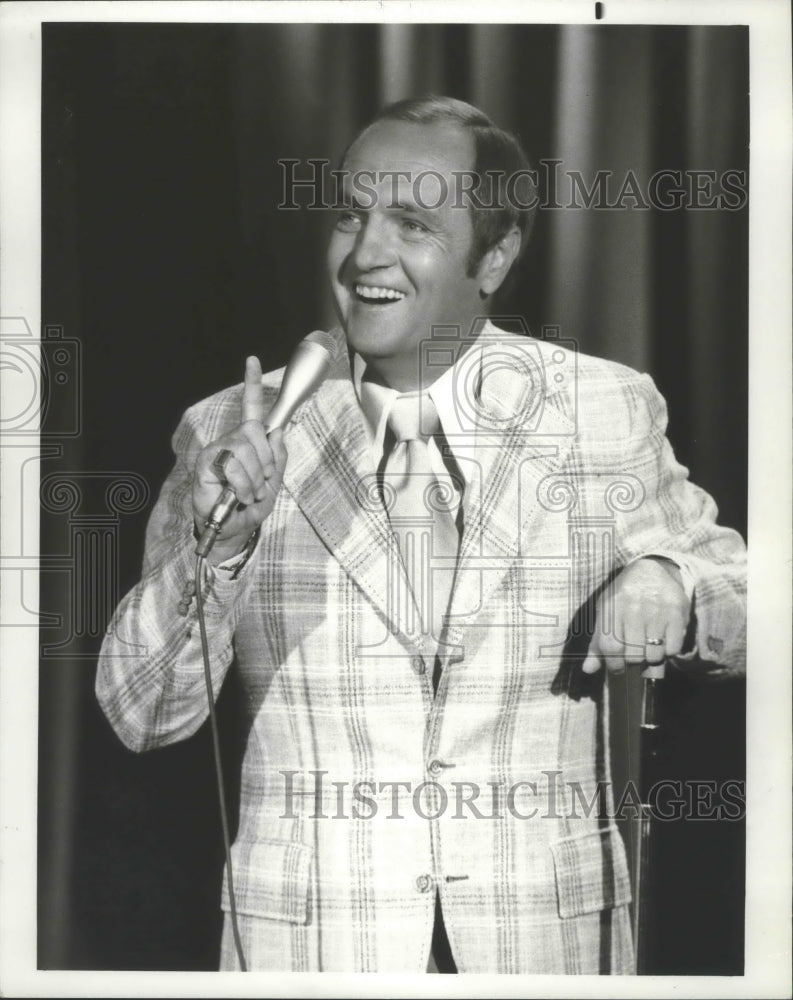 1977 Press Photo Actor Bob Newhart - mjp24785-Historic Images