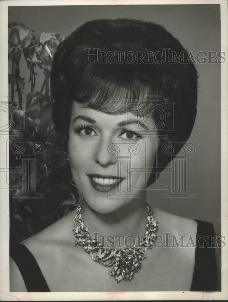 1963, CBS Commentator Of Roses Parade Bess Myerson - Historic Images