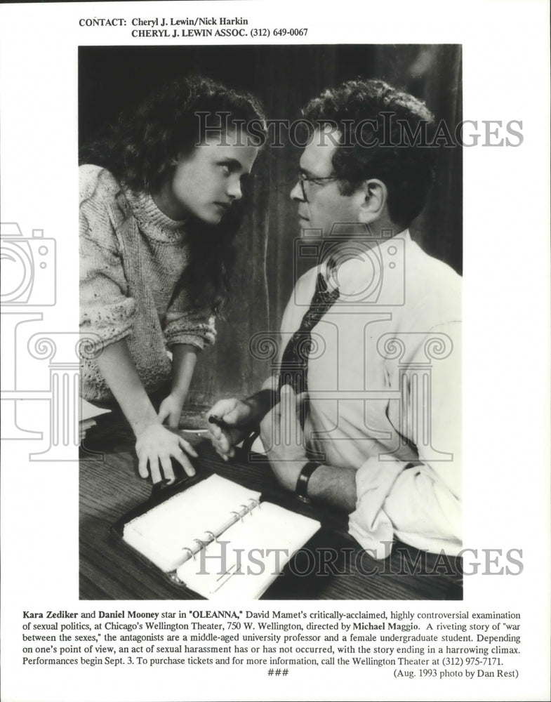 1993 Press Photo Kara Zedliker, Daniel Mooney in &quot;Oleanna&quot;, Chicago Production - Historic Images