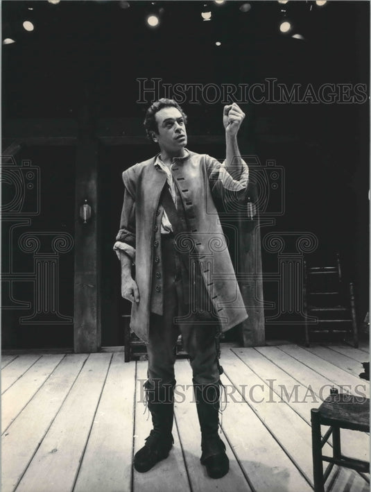 1986, Daniel Mooney, actor on stage - mjp25008 - Historic Images
