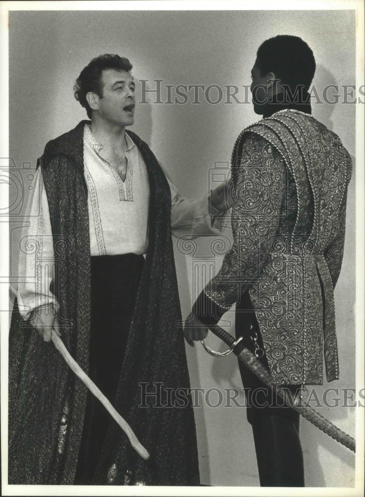 1993 Press Photo Daniel Mooney and Jonathan Adams in &quot;The Tempest&quot; Milwaukee - Historic Images