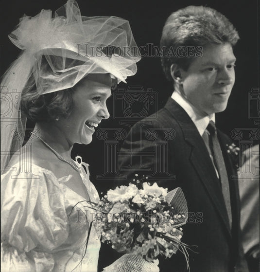 1986, Carrie Hitchcock and Norman Moses at Skylight Theater - Historic Images