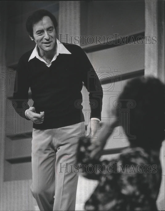 1975 Press Photo Corbett Monica, comedian, United States - Historic Images