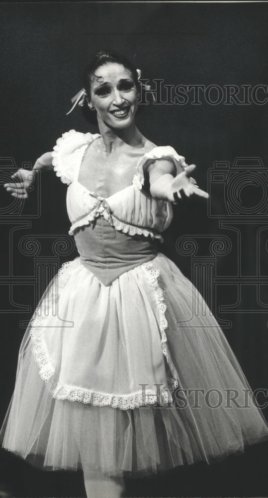 1981, Michelle Lucci performs with the Milwaukee Ballet Company - Historic Images