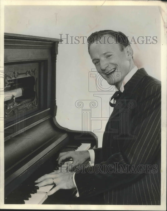 1964, Max Morath Performs Midwest Spring Festival At State Fair Park - Historic Images