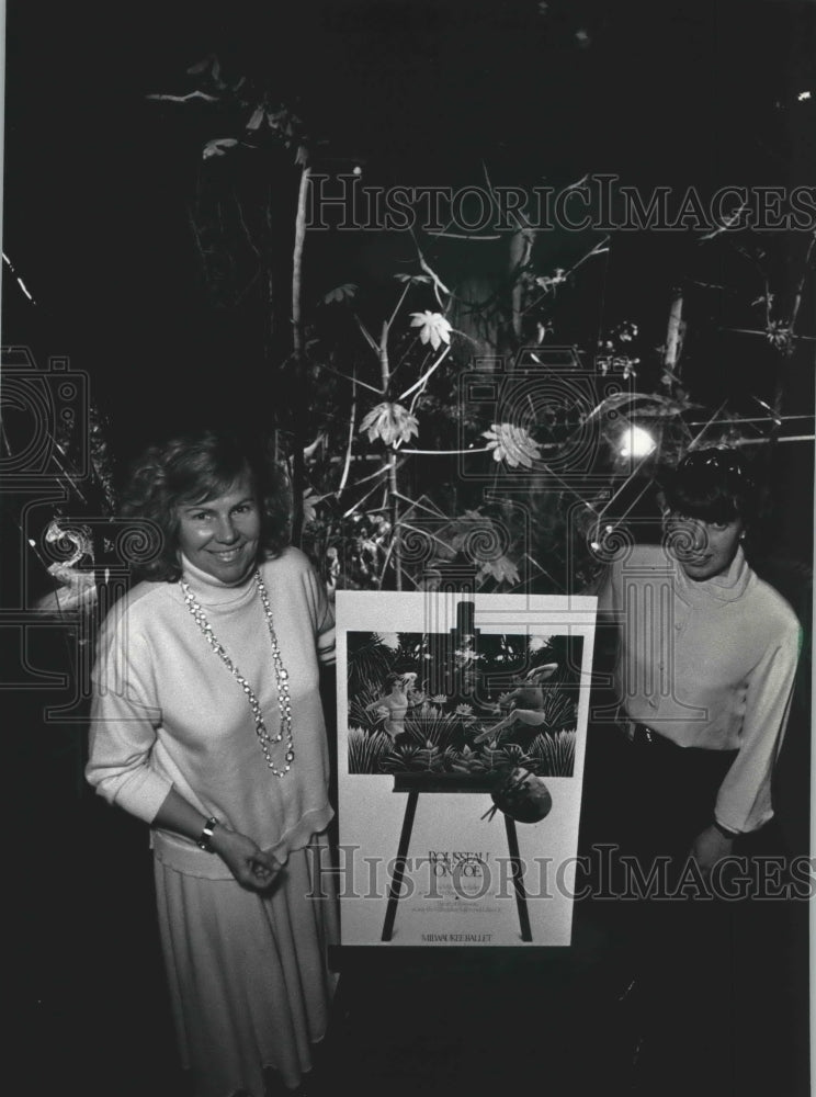 1991 Press Photo Patty Blommer &amp; Sheila Gaspar at Milwaukee Public Museum event - Historic Images