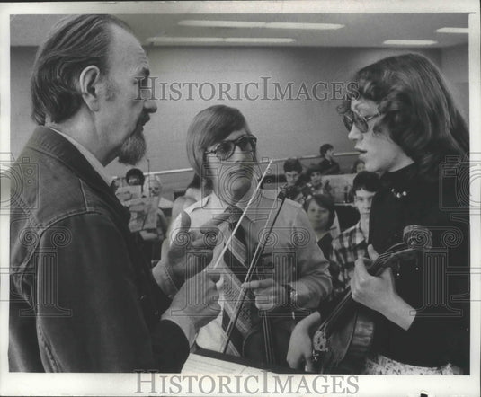 1975 Press Photo Music for Youth conductor Edward Mumm & others, Milwaukee - Historic Images