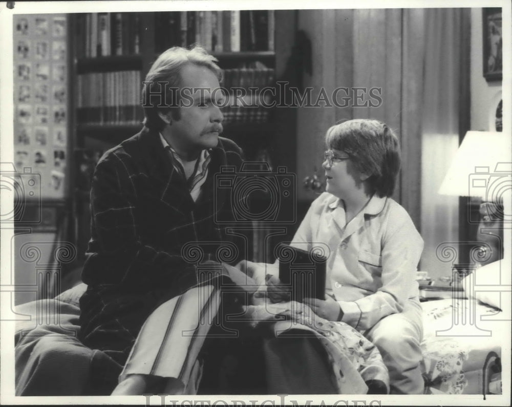 1984, Martin Mull With Christian Brackett-Zika In &#39;Domestic Life&#39; - Historic Images