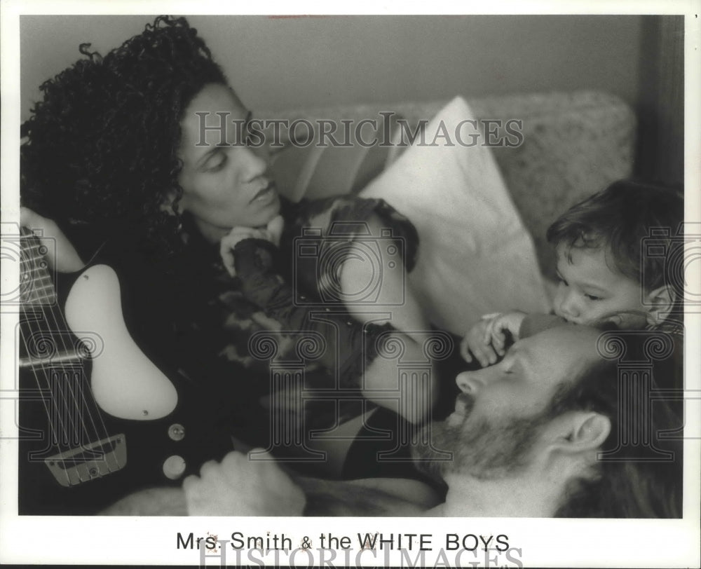 1990 Press Photo Musical Group Mrs. Smith &amp; the WHITE BOYS - mjp25537 - Historic Images