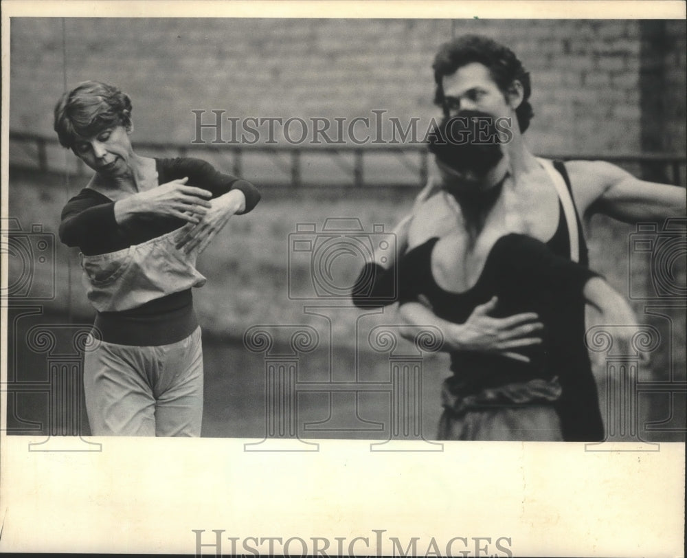 1984, Milwaukee Ballet Company choreographer with dancers, Milwaukee - Historic Images