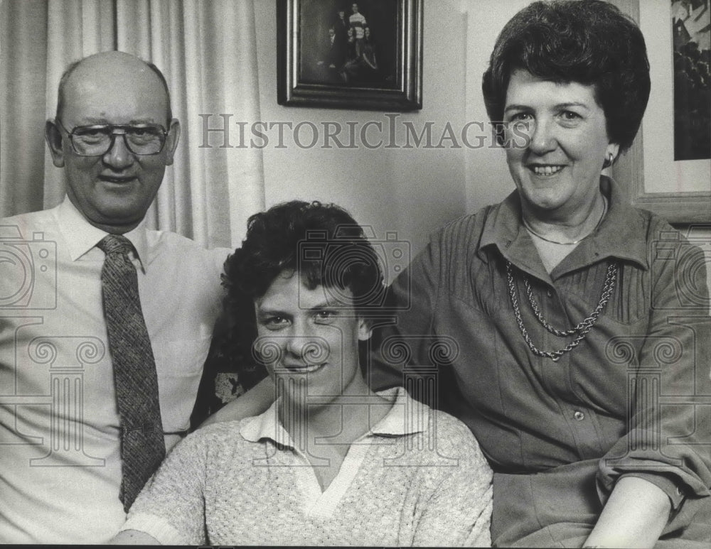 1981, Actor Tom Nielsen with parents Jerome and Margaret Liermann - Historic Images