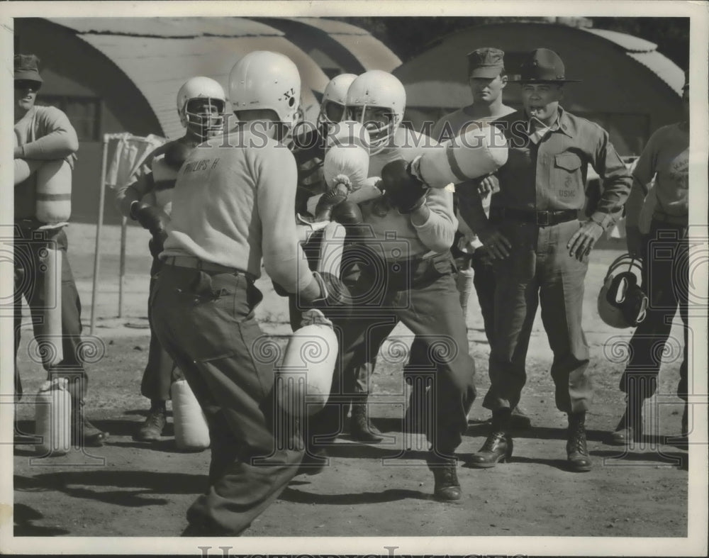1965 Actor Jim Nabor in Bayonet training - Historic Images