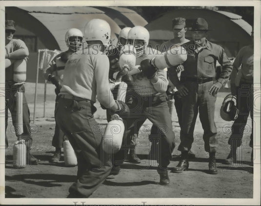 1965 Actor Jim Nabor in Bayonet training - Historic Images