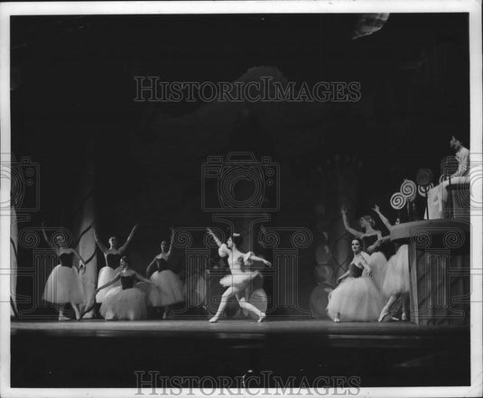 1973, Milwaukee Ballet Company performs "The Nutcracker" - Historic Images