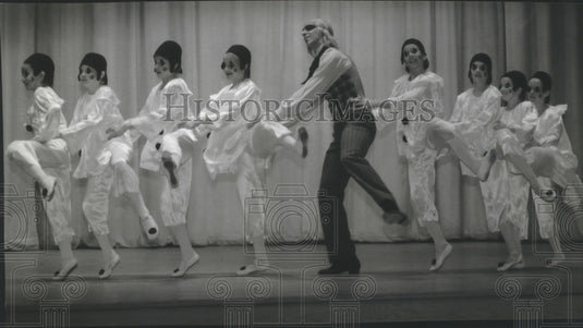 1994 Press Photo Members of Milwaukee Ballet School perform "The Nutcracker" - Historic Images