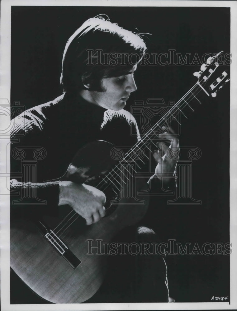 1975, Guitarist Christopher Parkening - mjp25973 - Historic Images