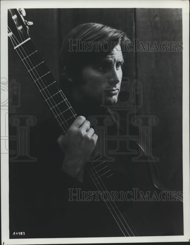 1974 Press Photo Guitarist Christopher Parkening - Historic Images
