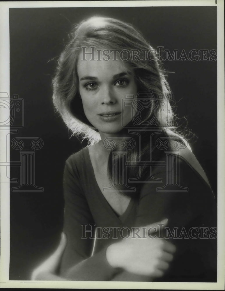 1985 Press Photo Marguerite Hickey in &quot;Mirrors&quot; - mjp26141 - Historic Images