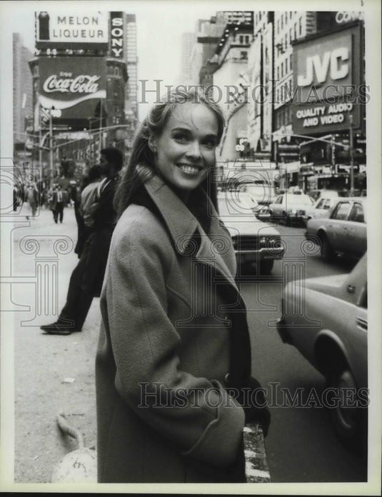 1985, Marguerite Hickey in "Mirrors" - mjp26143 - Historic Images