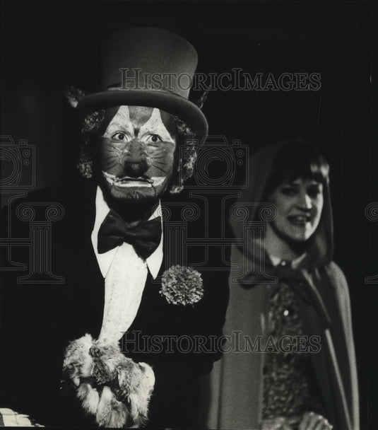 1981, Milwaukee Opera Company perform "Little Red Riding Hood" - Historic Images
