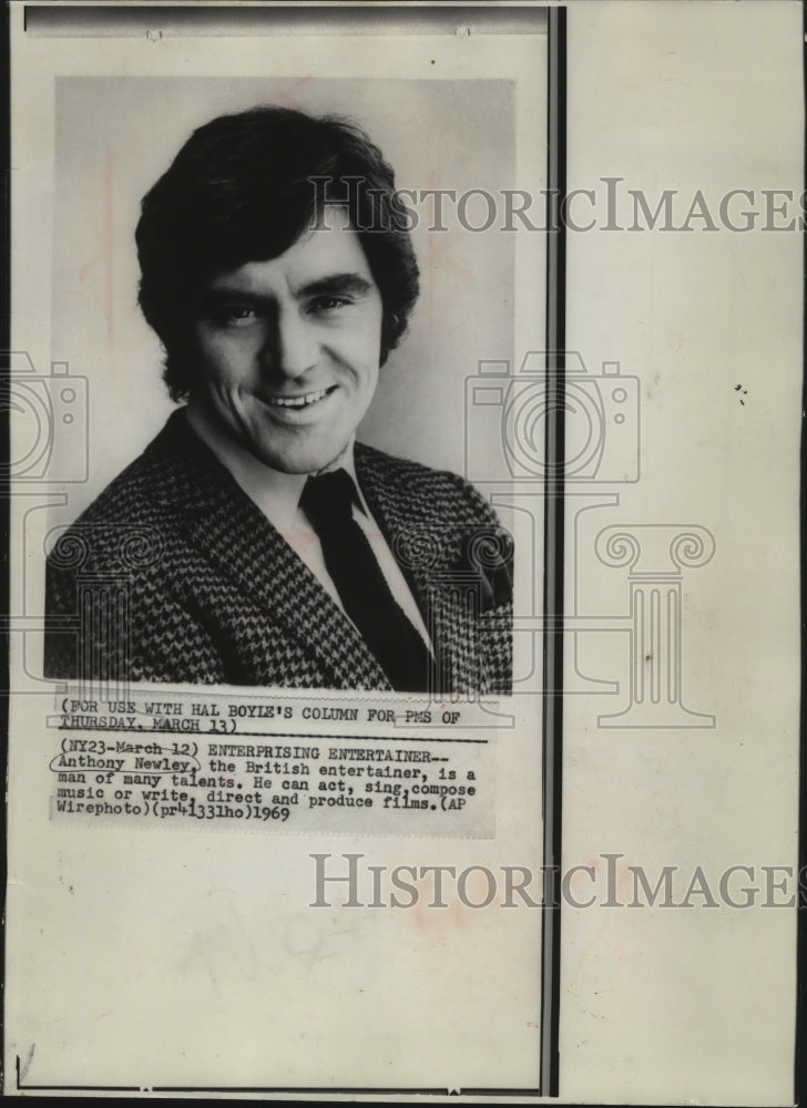 1969 Press Photo British entertainer, Anthony Newley, man of many talents - Historic Images