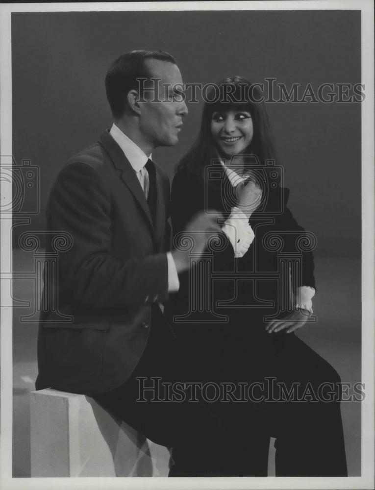 1967, Tom Smothers With Singer On &#39;The Smothers Brothers Comedy Hour&#39; - Historic Images
