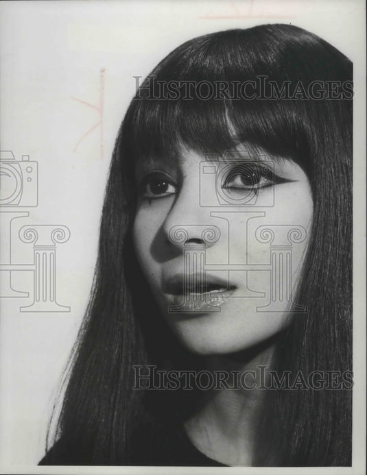 1967 Press Photo Esther Ofarim As Guest On 'The Smothers Brothers Comedy Hour' - Historic Images