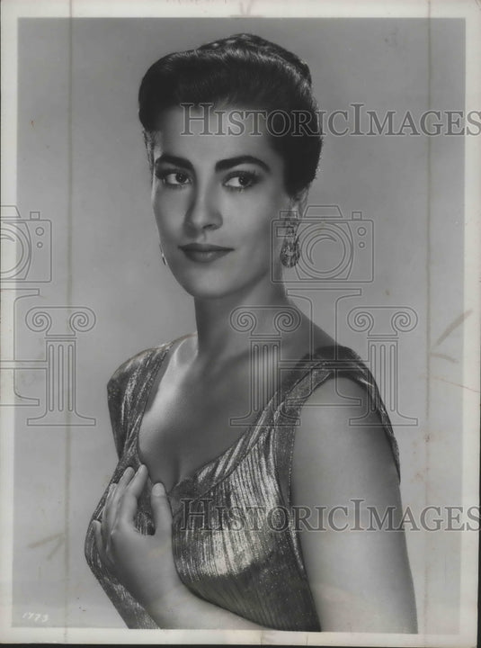 1958 Press Photo Greek actress Irene Papas in "Tribute to a Bad Man" - Historic Images