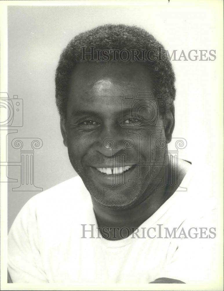 1986 Press Photo Scoey Mitchell, Executive Producer of &quot;Me and Mrs. C&quot; on NBC - Historic Images