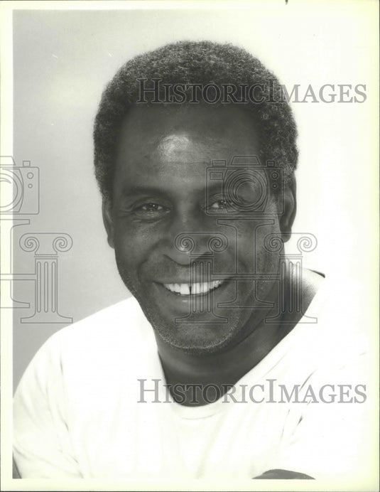 1986 Press Photo Scoey Mitchell, Executive Producer of "Me and Mrs. C" on NBC - Historic Images