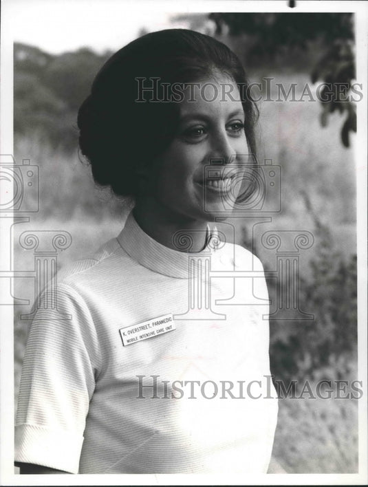 1975, Elayne Heilveil plays Karen, a paramedic in NBC's "Emergency!" - Historic Images