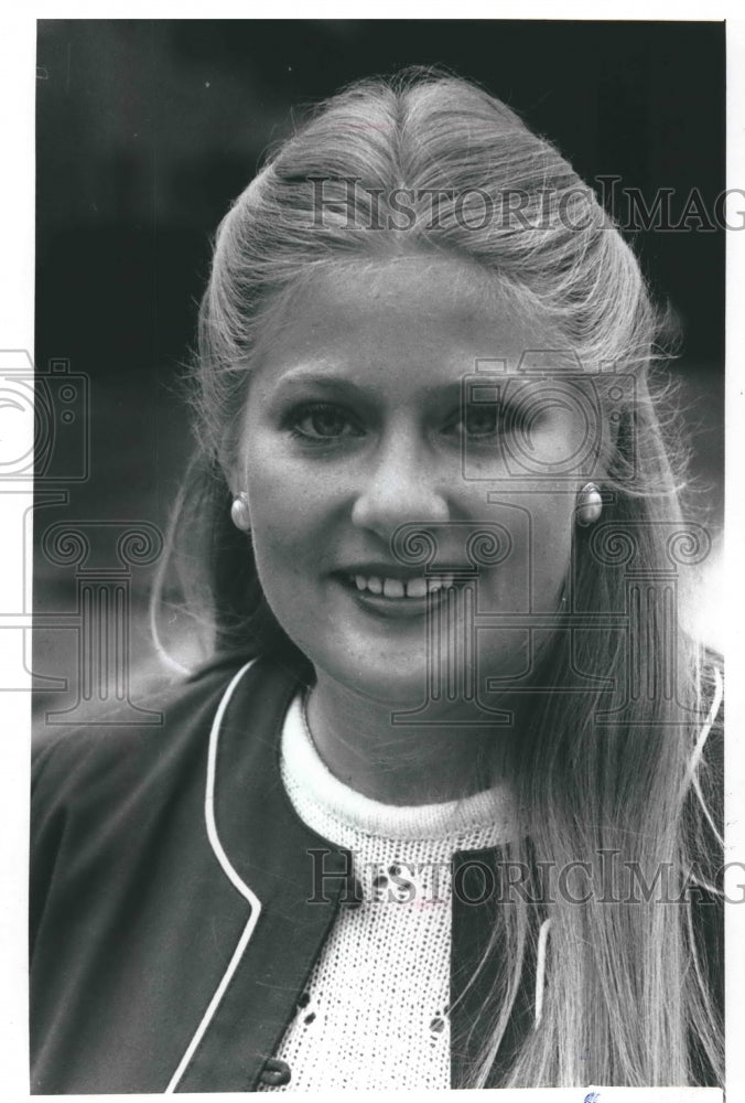 1989 Laura Pauly, counselor, Marriage &amp; Adolescent Center, Milwaukee - Historic Images